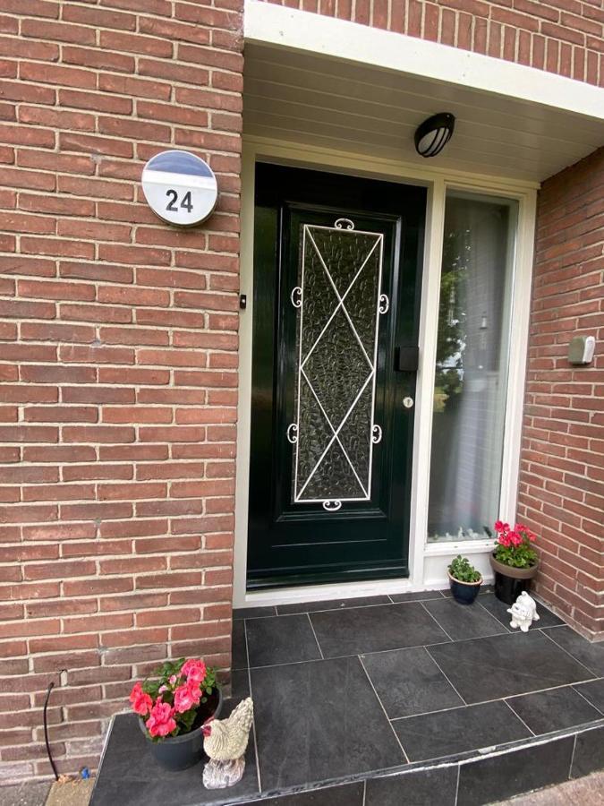 Huis Bij Het Water Met Sloepje Jutrijp Екстериор снимка